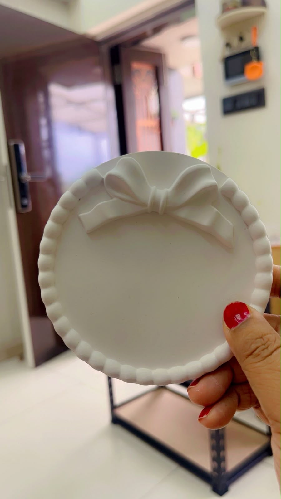 Bow Plate DIY Painting Kit - white plaster plate with bow design
