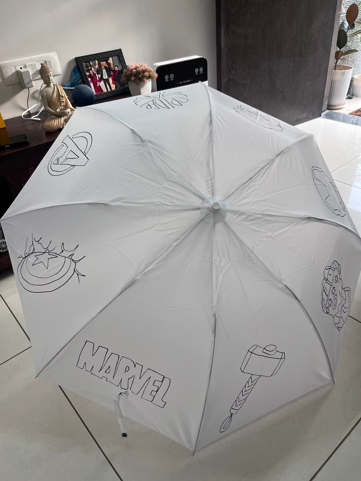 Marvel DIY Umbrella Activity Kit - uncoloured with Avengers outlines